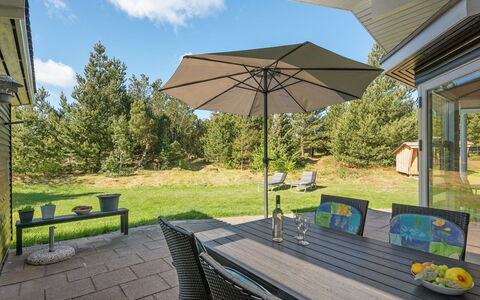 Bogatin - 1Km from the Sea: Meubles, Chaise, Mobilier De Jardin, Table, Table Cuisine Et Salle A Manger, Tableau De Plein Air, Lot Terre, Ombre, Jardin, Patio