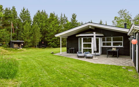 Bogatin - 1Km from the Sea: Maison, Chalet, Domicile, Pelouse, Batiments Jardin, Ferme, Cour, Jardin, Biens, Siding