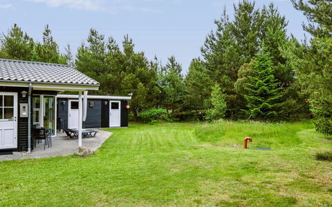 Bogatin - 1Km from the Sea: Herbe, Lot Terre, Pelouse, Jardin, Ombre, Cour, Prairie, Batiments Jardin, Arrière-Cour, Parc