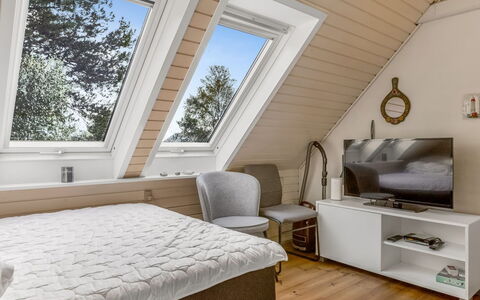 Volmer - 3.9Km from the Sea: Meubles, Chambre, Lit, Design Intérieur, Bois, Sol, Plafond, Sol, Drap De Lit, Literie