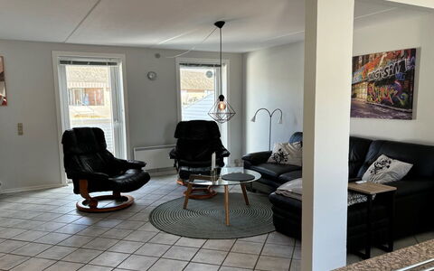 Bosse - 2.3Km from the Sea: Meubles, Sol, Sol, Design Intérieur, Mur, Bois, Salon, Éclairage, Canapé, Pièce