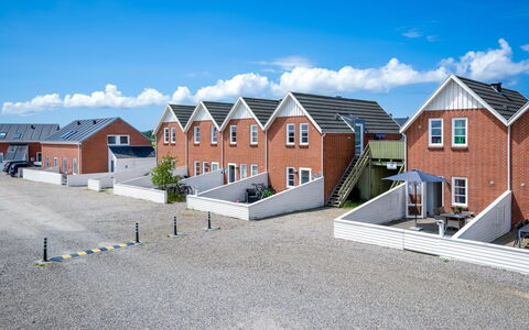 Hansia: Arbuste, Design Urbain, Couverture De Sol, Brique, Appartement, Biens, Brickwork, Balcon, Aménagement Paysager