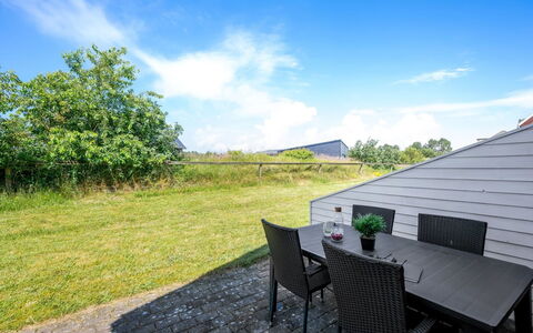 Hansia: Arbuste, Design Urbain, Couverture De Sol, Brique, Appartement, Biens, Brickwork, Balcon, Aménagement Paysager