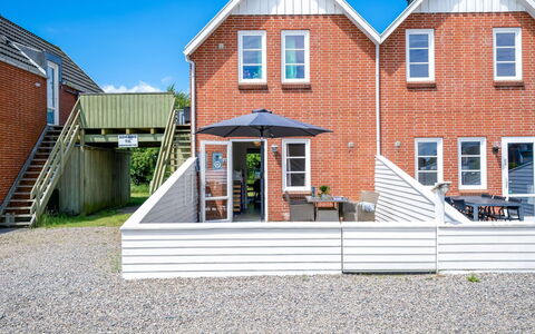 Hansia: Arbuste, Design Urbain, Couverture De Sol, Brique, Appartement, Biens, Brickwork, Balcon, Aménagement Paysager