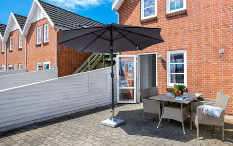 Hansia: Arbuste, Design Urbain, Couverture De Sol, Brique, Appartement, Biens, Brickwork, Balcon, Aménagement Paysager