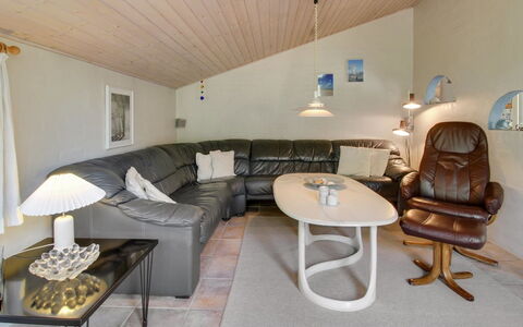 Elsy - 2.6Km from the Sea: Bois, Maison, Chalet, Domicile, Toit, Zone Rurale, Siding, Cabane En Rondins, Batiments Jardin, Dur