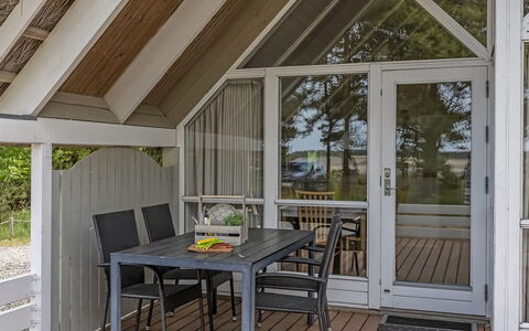 Almina - 1Km from the Sea: Maison, Chalet, Toit, Batiments Jardin, Ombre, Cabanon, Arrière-Cour, Mobilier De Jardin, Cour, Pelouse