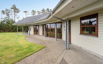 Amundi - 3.8Km from the Sea