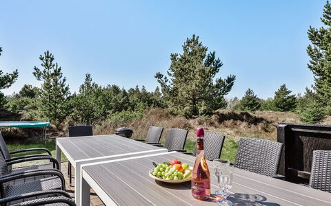 Niyazi - 3.1Km from the Sea: Meubles, Mobilier De Jardin, Chaise, Jardin, Tableau De Plein Air, Ombre, Aménagement Paysager, Patio, Dur, Cour