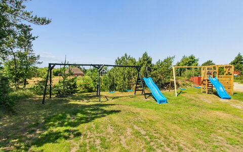 Tora - 3Km from the Sea: Bleu, Toboggan, Ombre, Équipement Extérieur Play, Jardin, Pelouse, Parc, Terrain De Jeux, Aménagement Paysager, Chute