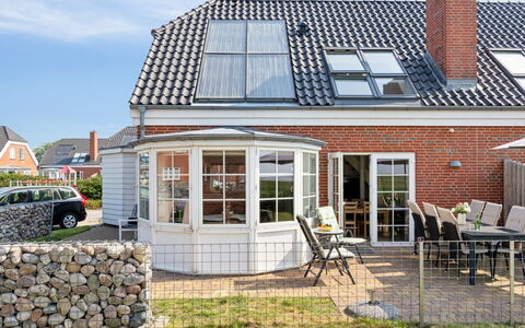 Langsom - 100M from the Sea: Maison, Toit, Domicile, Chalet, Biens, Ferme, Villa, Porche, Siding