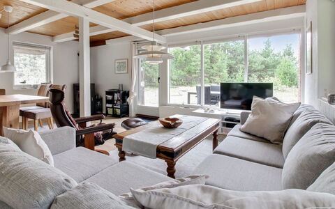 Anna - 1Km from the Sea: Herbe, Maison, Toit, Domicile, Chalet, Arbuste, Lot Terre, Zone Rurale, Ferme, Couverture De Sol