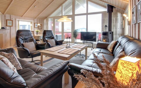 Oivi - 430M from the Sea: Meubles, Bois, Design Intérieur, Plafond, Canapé, Domicile, Salon, Pièce, Sol, Chaise