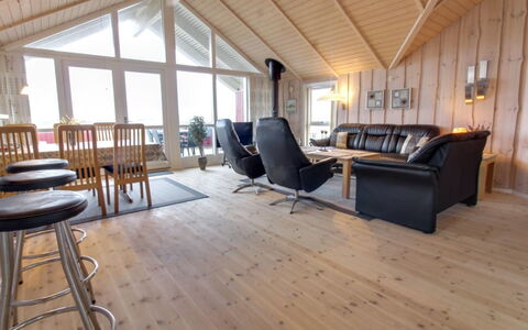 Oivi - 430M from the Sea: Bois, Parquet, Plafond, Meubles, Sol, Sol, Design Intérieur, Revêtement De Sol Stratifié, Salon, Dur