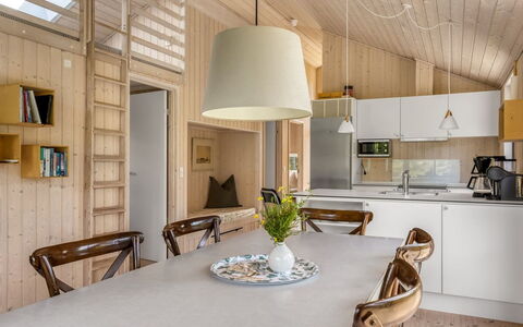 Turkka - 3.8Km from the Sea: Meubles, Design Intérieur, Sol, Sol, Bois, Plafond, Pièce, Cuisine, Chaise, Luminaire