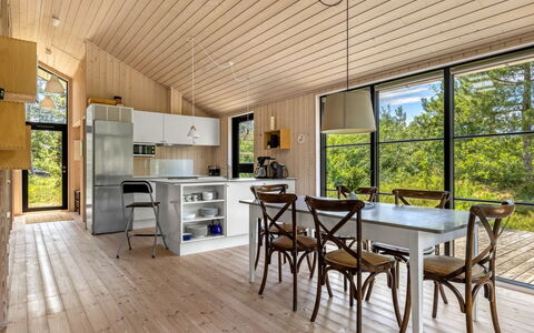 Turkka - 3.8Km from the Sea: Bois, Design Intérieur, Meubles, Sol, Plafond, Parquet, Table Cuisine Et Salle A Manger, Sol, Chaise, Salle À Manger