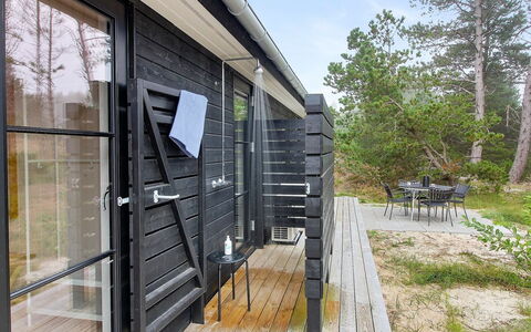 Turkka - 3.8Km from the Sea: Bois, Chalet, Dur, Planche, Tache De Bois, Batiments Jardin, Conception, Cour, Cabane En Rondins, Arrière-Cour