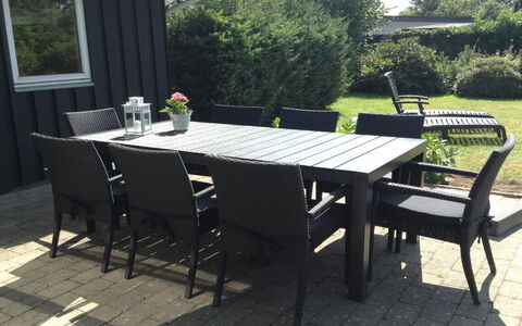 Sena - 250M from the Sea: Bois, Maison, Chalet, Domicile, Toit, Zone Rurale, Siding, Cabane En Rondins, Batiments Jardin, Dur