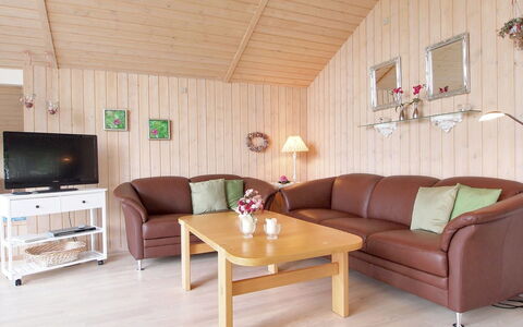 Lilia - 900M from the Sea: Maison, Domicile, Toit, Chalet, Lot Terre, Biens, Ferme, Village, Ferme