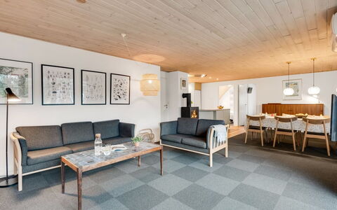 Iliana - 1Km from the Sea: Meubles, Design Intérieur, Sol, Sol, Bois, Plafond, Canapé, Luminaire, Salon, Table