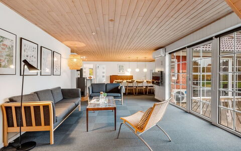Iliana - 1Km from the Sea: Meubles, Design Intérieur, Sol, Plafond, Bois, Sol, Chaise, Table, Salon, Luminaire