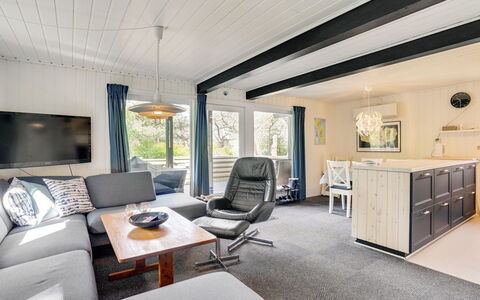 Ilsebeth - 1Km from the Sea: Meubles, Design Intérieur, Sol, Plafond, Bois, Sol, Canapé, Chaise, Salon, Table