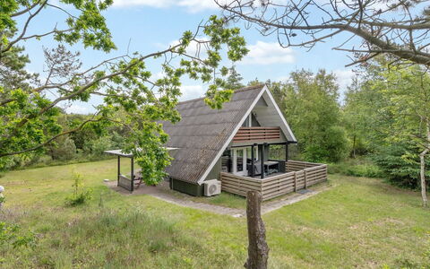Ilsebeth - 1Km from the Sea: Arbuste, Design Urbain, Couverture De Sol, Brique, Appartement, Biens, Brickwork, Balcon, Aménagement Paysager