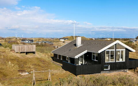 Hansina - 500M from the Sea: Maison, Toit, Domicile, Chalet, Biens, Ferme, Villa, Porche, Siding