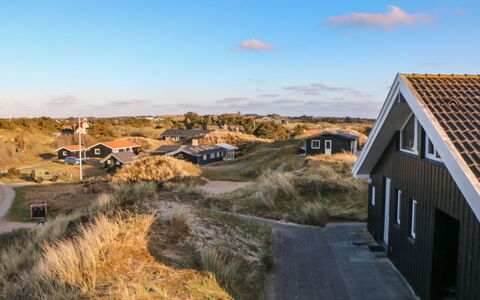 Hansina - 500M from the Sea: Maison, Toit, Domicile, Chalet, Biens, Ferme, Villa, Porche, Siding