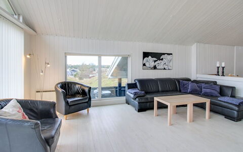 Hansina - 500M from the Sea: Bois, Plafond, Sol, Parquet, Sol, Design Intérieur, Dur, Salon, Revêtement De Sol Stratifié, Pièce