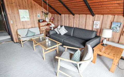 Keijo - 1.5Km from the Sea: Meubles, Bois, Sol, Design Intérieur, Sol, Chaise, Table, Canapé, Salon, Pièce