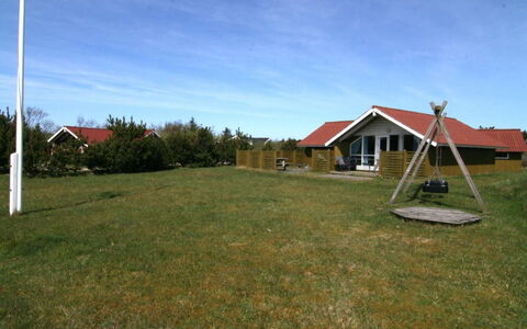 Eline - 1.5Km from the Sea: Bois, Chalet, Dur, Planche, Tache De Bois, Batiments Jardin, Conception, Cour, Cabane En Rondins, Arrière-Cour