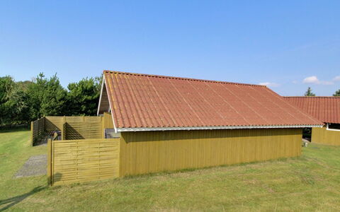 Eline - 1.5Km from the Sea: Bois, Chalet, Dur, Planche, Tache De Bois, Batiments Jardin, Conception, Cour, Cabane En Rondins, Arrière-Cour