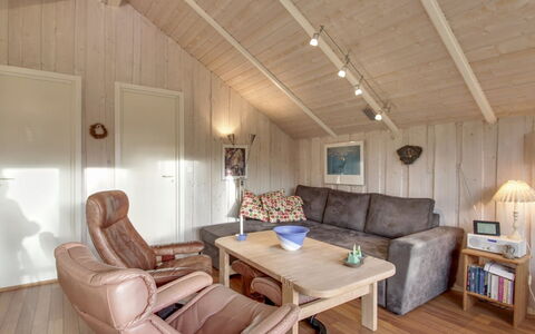 Eline - 1.5Km from the Sea: Meubles, Bois, Sol, Design Intérieur, Sol, Plafond, Pièce, Parquet, Domicile, Salon