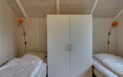 Eline - 1.5Km from the Sea: Chambre, Mur, Lit, Bois, Sol, Sol, Drap De Lit, Design Intérieur, Literie, Pièce