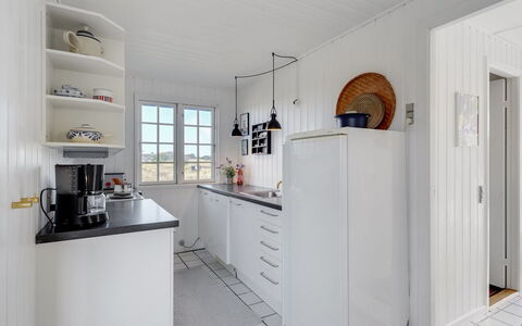 Aleksi - 500M from the Sea: Cuisine, Sol, Design Intérieur, Sol, Appareil De Cuisine, Principaux Appliance, Cabinetry, Comptoir, Plafond, Domicile