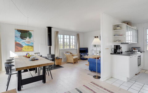 Aleksi - 500M from the Sea: Meubles, Sol, Design Intérieur, Sol, Plafond, Bois, Canapé, Chaise, Salon, Table
