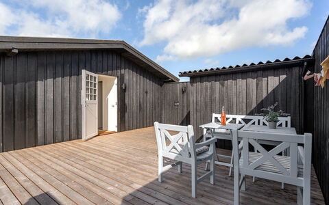 Aleksi - 500M from the Sea: Maison, Domicile, Toit, Zone Résidentielle, Chalet, Biens, Ferme, Pelouse, Aménagement Paysager, Siding