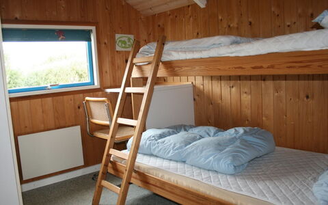 Uma - 400M from the Sea: Bois, Lit Superposé, Lit, Chambre, Sol, Design Intérieur, Meubles, Plafond, Sol, Pièce