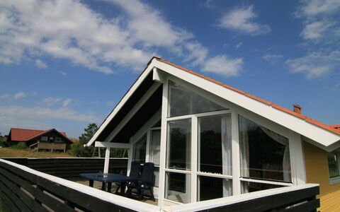 Uma - 400M from the Sea: Toit, Domicile, Chalet, Siding, Ombre, Porche, Dur, Planche, Structure En Plein Air