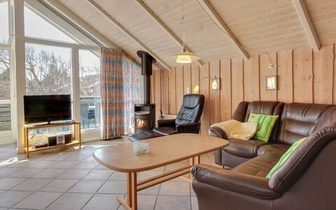 Uma - 400M from the Sea: Meubles, Design Intérieur, Bois, Sol, Plafond, Sol, Pièce, Canapé, Salon, Domicile