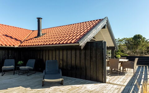 Skyler - 1Km from the Sea: Arbuste, Design Urbain, Couverture De Sol, Brique, Appartement, Biens, Brickwork, Balcon, Aménagement Paysager