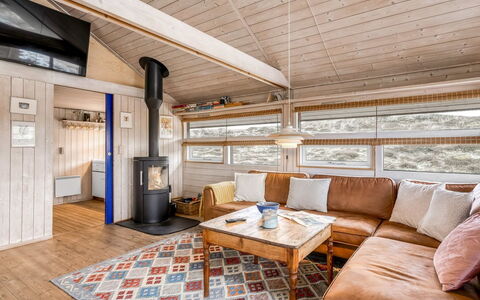 Krak - 1Km from the Sea: Toit, Lot Terre, Chalet, Domicile, Zone Rurale, Cabanon, Siding, Batiments Jardin, Cabane En Rondins, Cabane