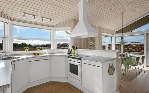 Ferdine - 1.5Km from the Sea: Design Intérieur, Plafond, Sol, Cuisine, Sol, Électroménager, Appareil De Cuisine, Comptoir, Cabinetry, Principaux Appliance