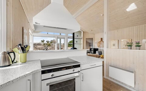 Ferdine - 1.5Km from the Sea: Cuisine, Bois, Sol, Plafond, Design Intérieur, Appareil De Cuisine, Comptoir, Sol, Principaux Appliance, Cabinetry