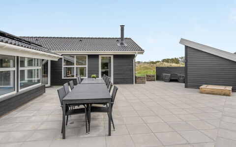 Alli - 800M from the Sea: Bois, Maison, Chalet, Domicile, Toit, Zone Rurale, Siding, Cabane En Rondins, Batiments Jardin, Dur