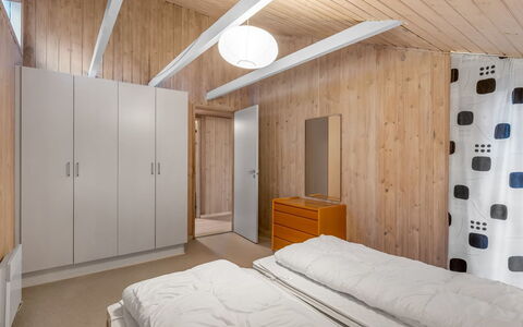 Casandra - 600M from the Sea: Design Intérieur, Mur, Sol, Meubles, Chambre, Sol, Bois, Plafond, Lit, Éclairage