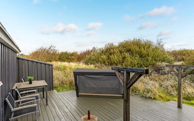 Casandra - 600M from the Sea
