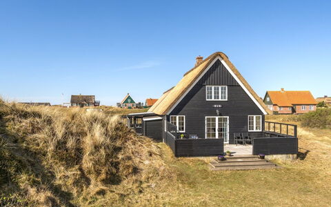 Sten - 100M from the Sea: Maison, Toit, Domicile, Chalet, Biens, Ferme, Villa, Porche, Siding
