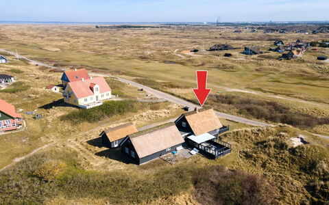 Sten - 100M from the Sea: Maison, Toit, Domicile, Chalet, Biens, Ferme, Villa, Porche, Siding